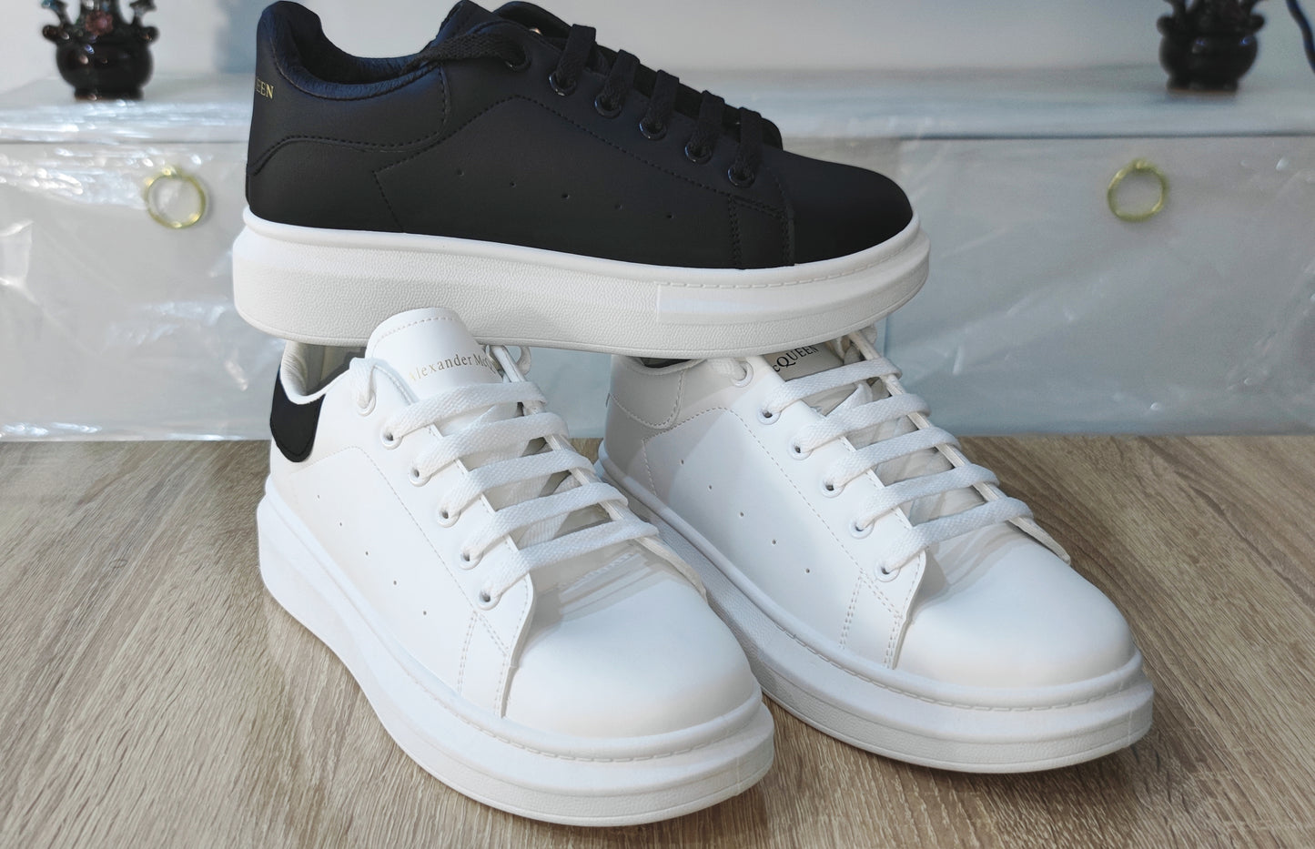 ALEXANDER MCQUEEN حذاء ماكوين